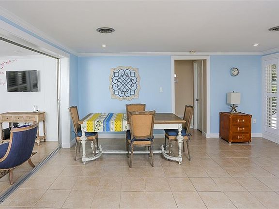 5th image of 6604 Glades Way