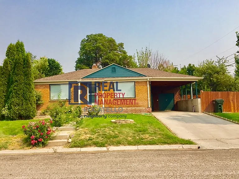 206 Sorenson Ave — Photo 1