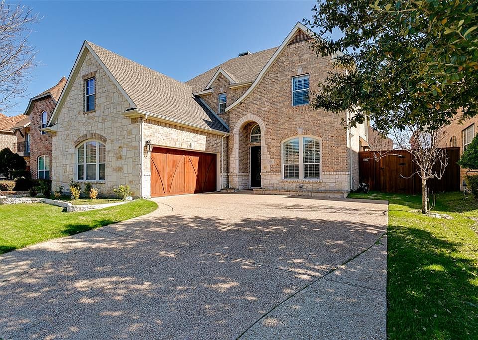 1st image of 821 Lotus Dr