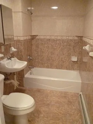 Rented by Robyn Lee, LREB | media 7