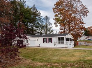 135 Heather Ln, Hampstead, NH 03841