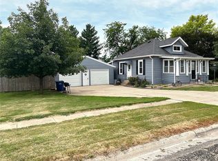404 5th St SW, State Center, IA 50247