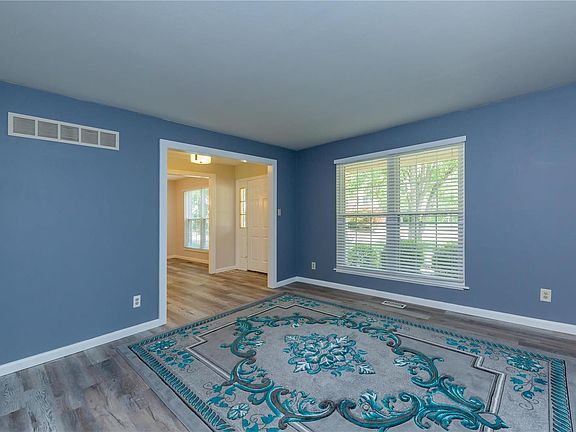4th image of 811 Walfield Ct