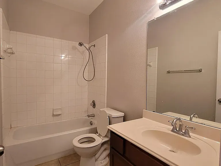806 Bens Dr — Photo 15