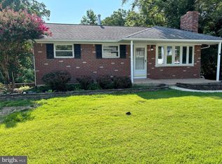 541 Crestpark Dr, Glen Burnie, MD 21061