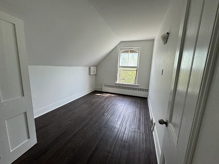 4 Peel St #2 — Photo 8