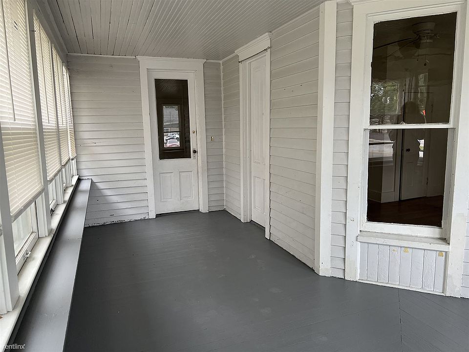Private, enclosed front porch