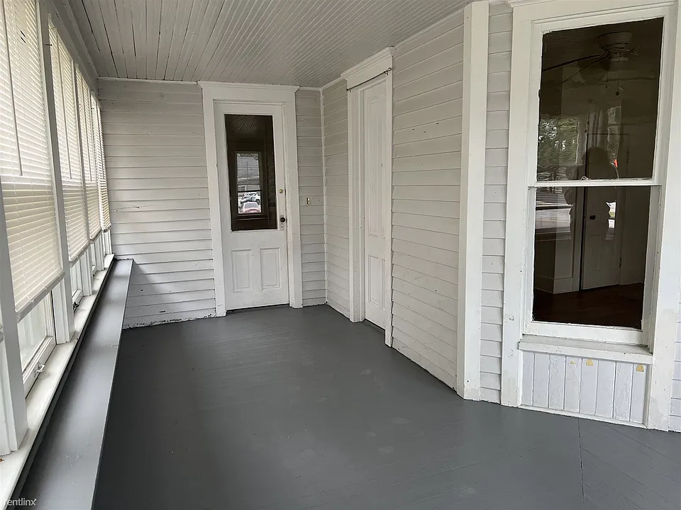 Private, enclosed front porch
