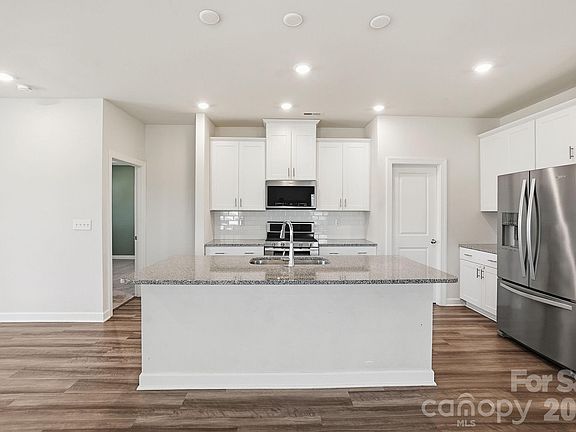 3rd image of 4526 Bright Rd