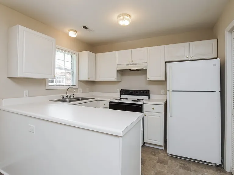 5123 Rina Ct — Photo 7