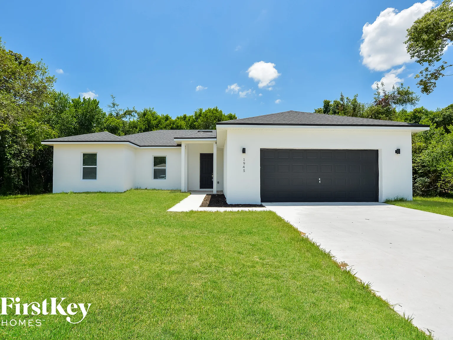4 bed, 2.0 bath, 1653 sqft, $2,515 — Photo 1