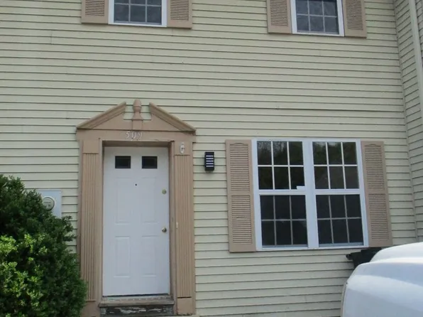 509 Old Forge Dr, Bath, PA 18014