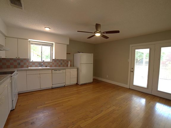 5th image of 2402 Aldford Dr