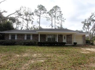 445 W Lakeview Dr, Wewahitchka, FL 32465