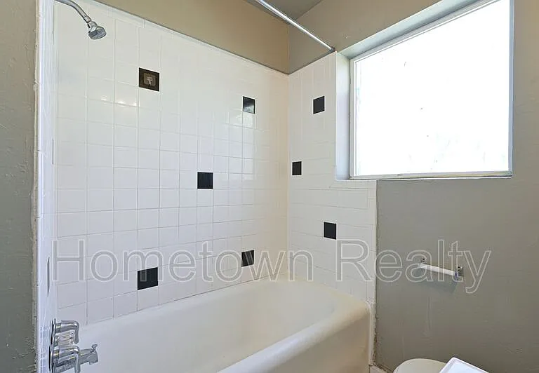 2231 NW 12th St #2231.5 — Photo 13