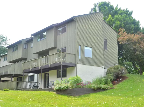 13 Lexington Green, South Burlington, VT 05403