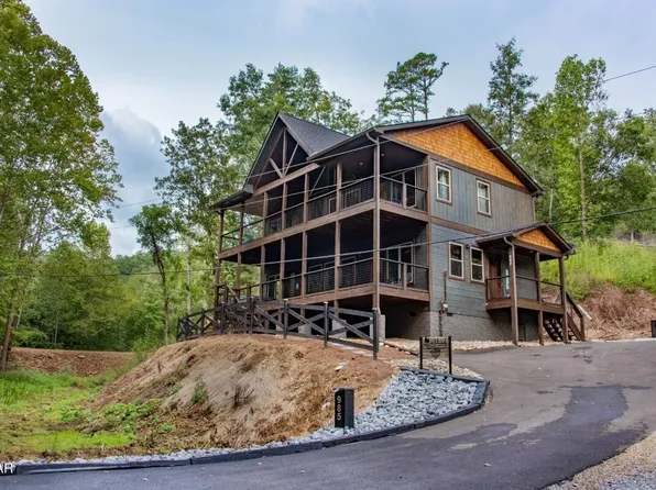 985 King Branch Rd, Sevierville, TN 37876