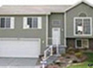 16876 N Camden Ave, Omaha, NE 68116