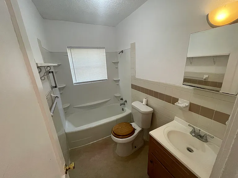 804 Northside Dr — Photo 7