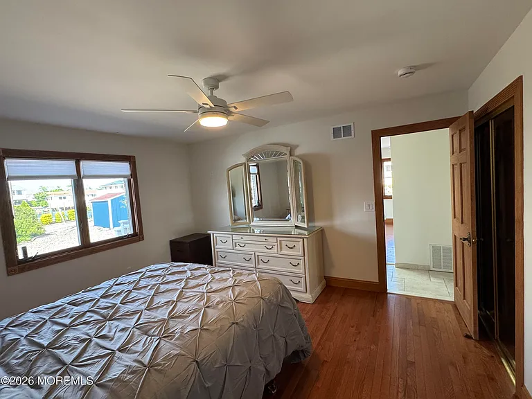 31 Navarra Dr — Photo 14