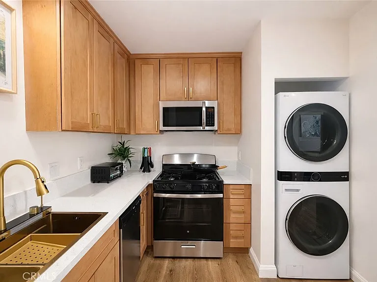 559 E Juanita Ave — Photo 5
