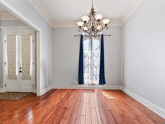 5th image of 18468 Lake Harbor Ln