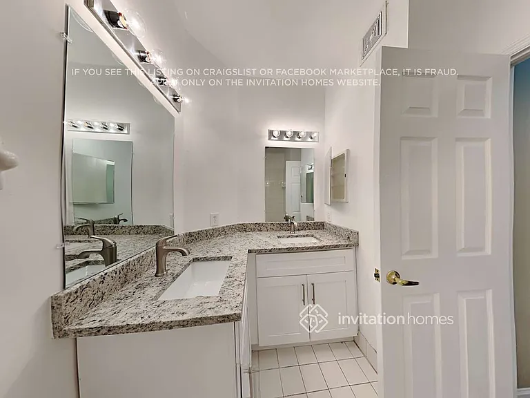 703 NW 170th Ter — Photo 15
