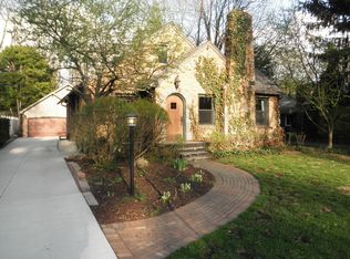 960 Oakleigh Rd NW, Grand Rapids, MI 49504