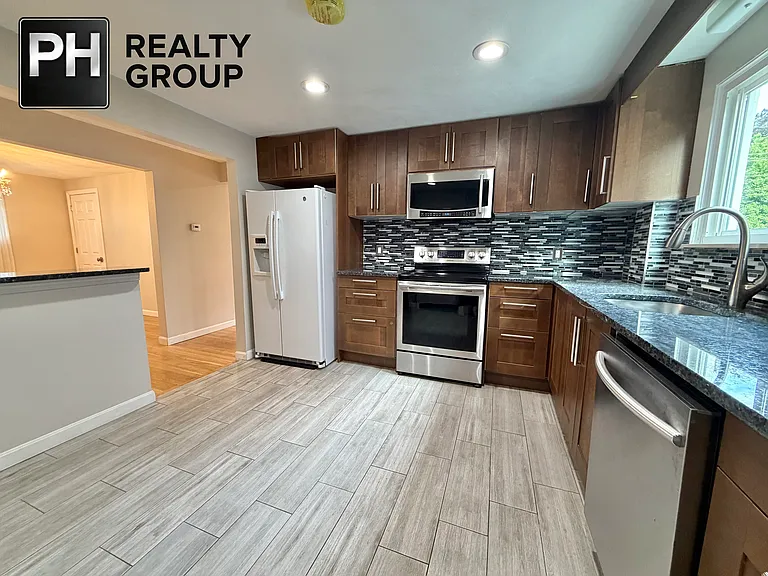 39-41 Townly Rd #1 — Photo 8