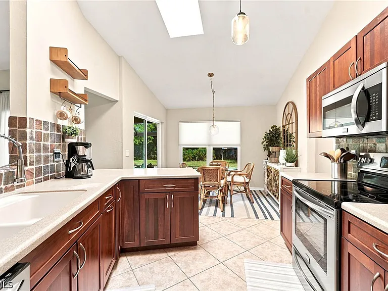 18918 Cypress View Dr — Photo 10