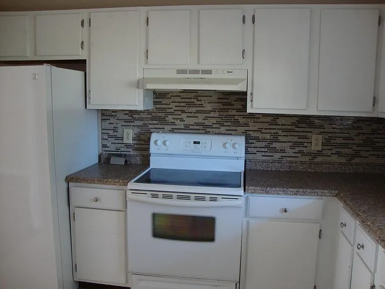 2208 Patriot Dr — Photo 4