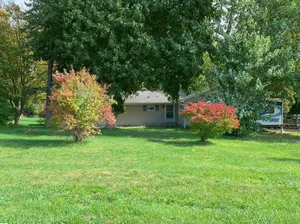 11287 Cherry Ave, Rapid City, MI 49676