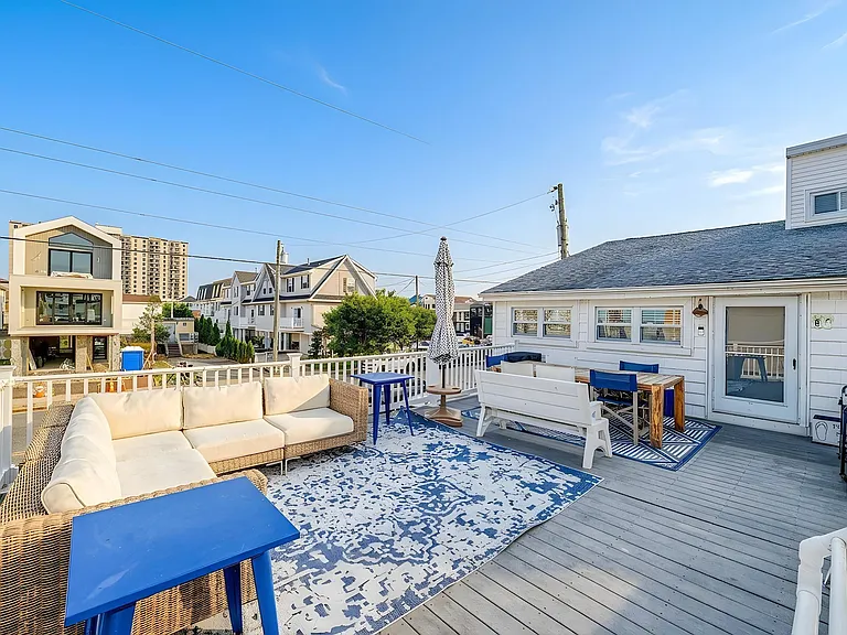 9609 Ventnor Ave #B1 — Photo 3