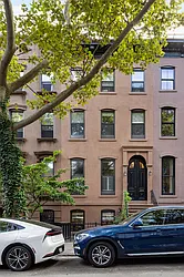 406 De Graw Street in Carroll Gardens