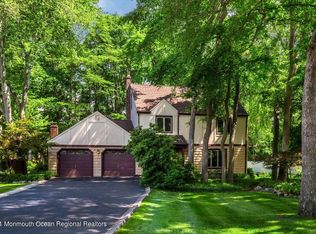 27 Nottingham Rd, Manalapan, NJ 07726