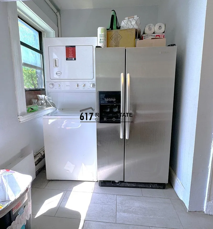 4 bed, 1230 sqft, $3,600 — Photo 2
