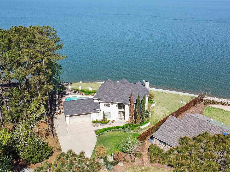 1st image of 284 Bayview Dr
