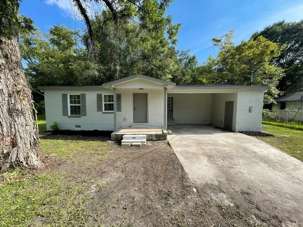 304 W Battle St, Quitman, GA 31643