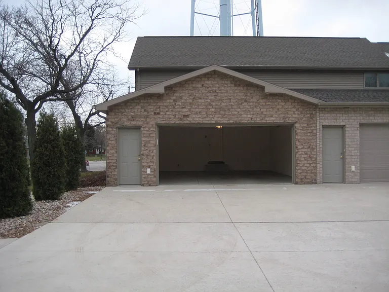 932 Cedar St — Photo 15