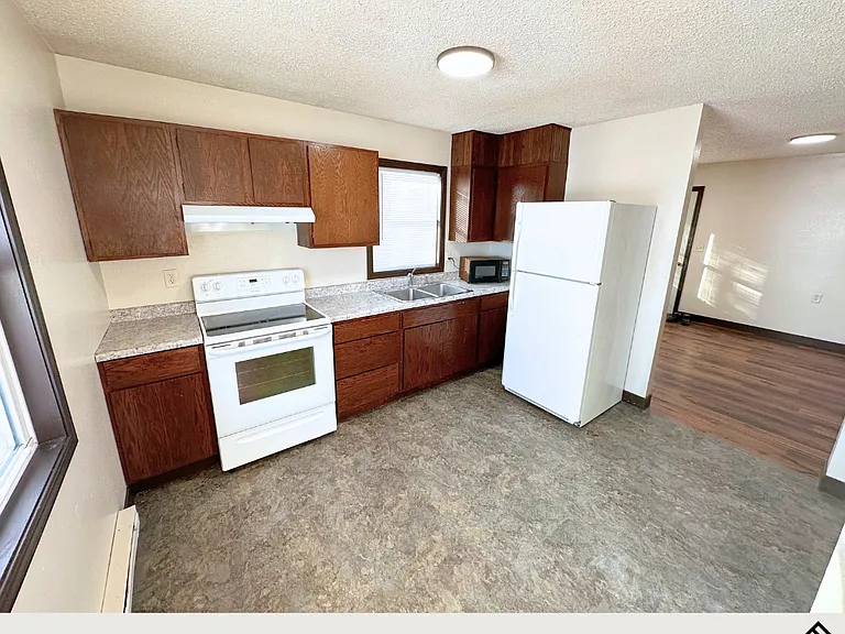 117 E Walnut St #2 — Photo 2