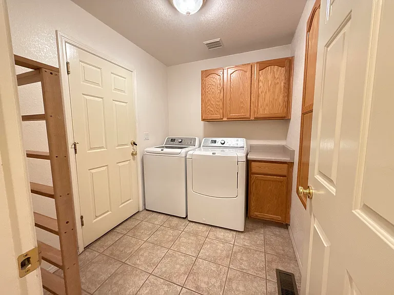1808 W University Ave — Photo 13