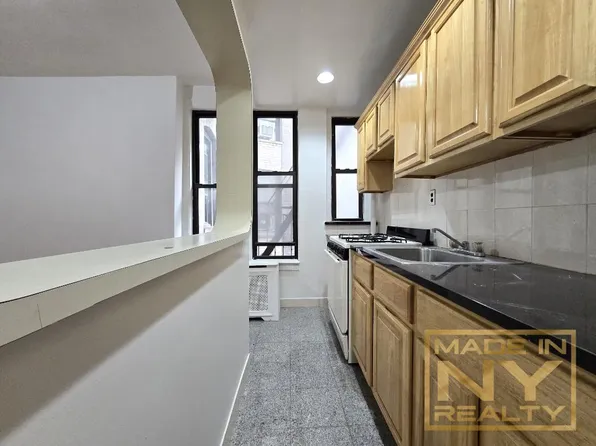 43-30 46th Street image 1 of 7