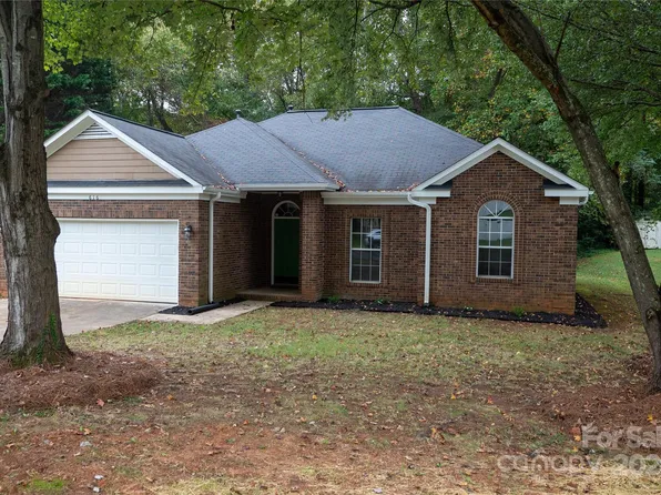 616 Oakbluff Cir, Charlotte, NC 28216