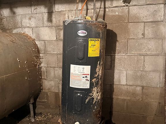 4th image of 6611 Old Lyons Rd