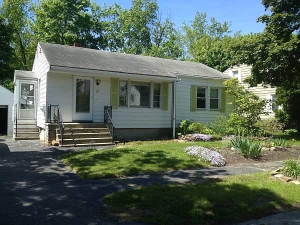 2nd image of 29 Wayne St
