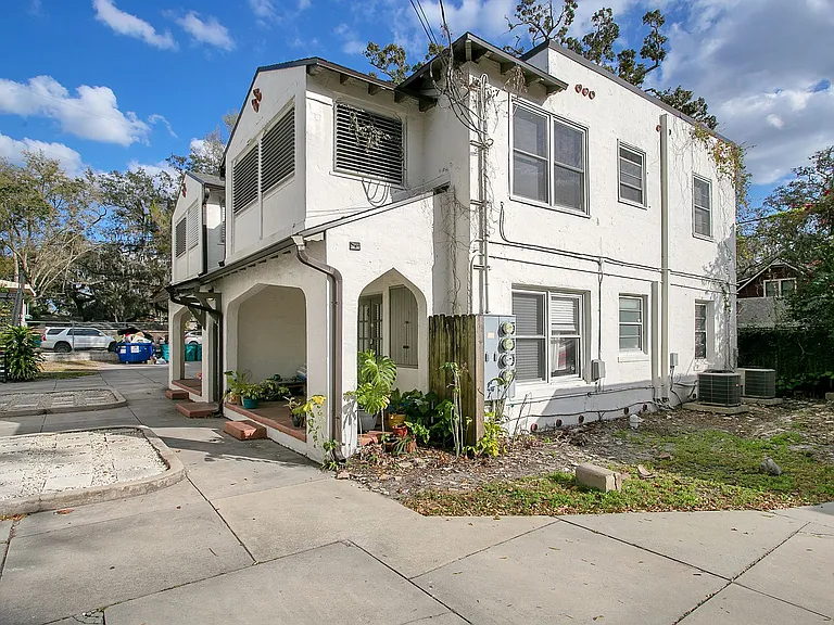 714 E Harwood St — Photo 14