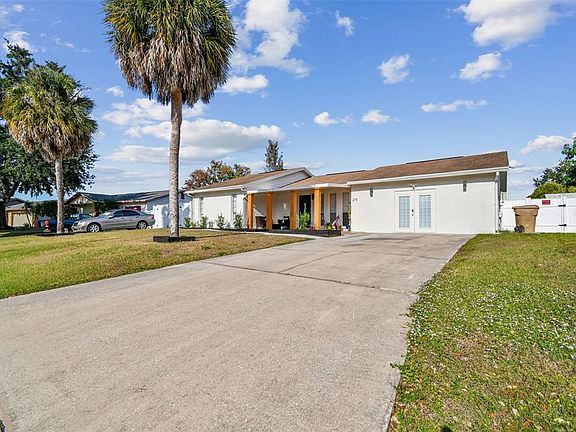 2nd image of 215 Gardenia Rd