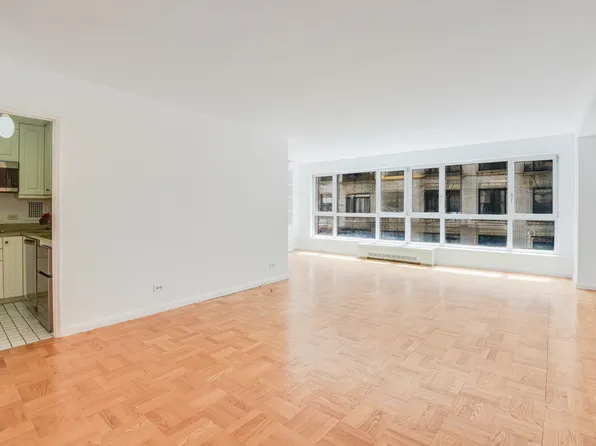 200 Central Park South image 3 of 12