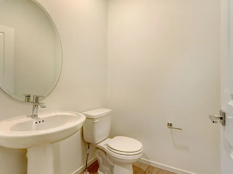 4954 Denys Dr — Photo 17
