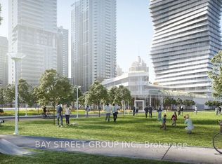 3900 Confederation Pkwy #5807, Mississauga, ON L5B 0M3